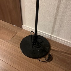 IKEA スタンドライトの画像