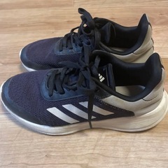 アディダス　黒　スニーカー　23cmの画像