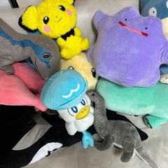 ぬいぐるみ まとめ売り 恐竜 ポケモンの画像