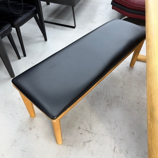 【超美品‼️】定価76,400円♪ タマリビング150cm幅4人掛けダイニングテーブルセット 片側ベンチ 合成皮革張り ラバーウッド材