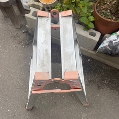 アルミ脚立　全長85cm　【リサイクルショップ道楽屋】の画像