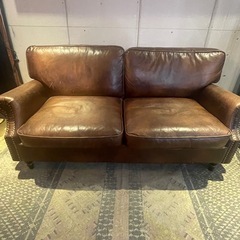 味わい深い本革アンティーク2.5人掛けソファ 鋲打ち レザーの画像