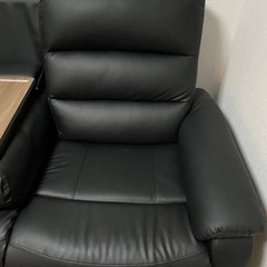 ニトリ 電動リクライニングソファ USBポート付の画像