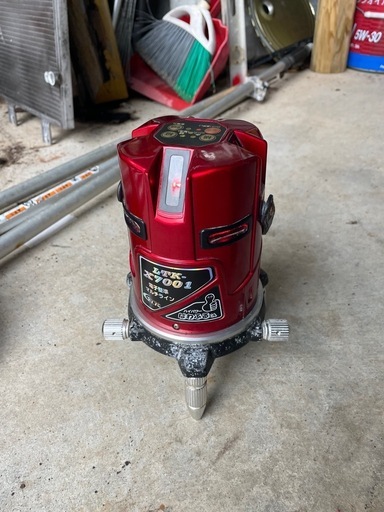 レーザー　水平器