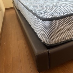 人気ニトリの美品クイーンサイズローベッドを大変お安くお譲りいたします！！の画像