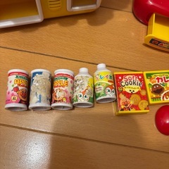 アンパンマン　自動販売機　ジュース　レジスター　お金
の画像
