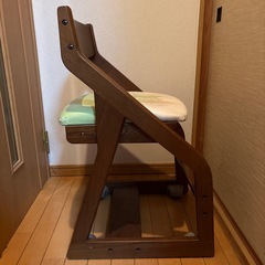 子供用学習椅子の画像