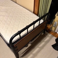 ニトリのベッドフレーム+ニトリのマットレス
の画像
