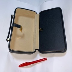 ブラックハンドル付きアクセサリーケースの画像