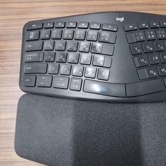 ロジクール ERGO K860 エルゴノミック スプリット キーボード bluetooth Unifying Windows Mac ワイヤレスキーボード ワイヤレス 無線 パームレスト 国内正規品 グラファイトの画像