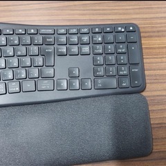 ロジクール ERGO K860 エルゴノミック スプリット キーボード bluetooth Unifying Windows Mac ワイヤレスキーボード ワイヤレス 無線 パームレスト 国内正規品 グラファイトの画像