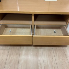 テレビボード横幅132㌢奥行き48㌢高さ125㌢の画像