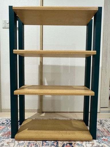 中古　飾り棚 4段ラック (あーさ) 中頭の収納家具《カラーボックス》の中古あげます