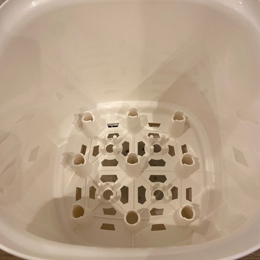 台湾Combi 哺乳瓶蒸気消毒器 (白)