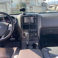 フォード エクスプローラー ＸＬＴ 左ハンドル　レザーシート　サンルーフ　バックカメラ　ＨＤＤナビ　ＴＶの画像