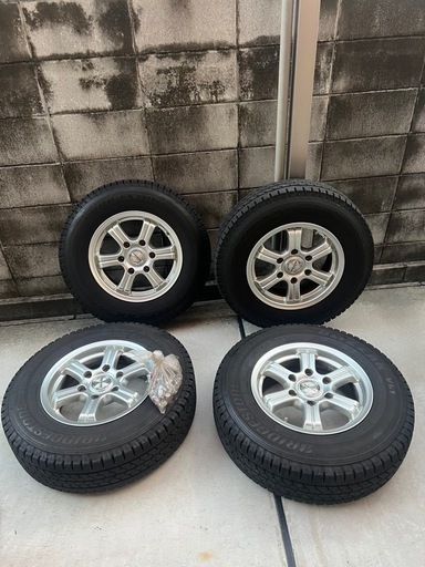 ハイエース　スタッドレス　ブリザック