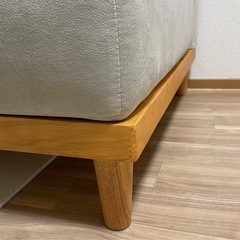 【1/16購入・ほぼ新品】1.5人掛けソファ リップルベージュ／引き取り限定の画像