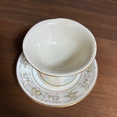 ノリタケのアイボリーチャイナのデザートカップと ソーサーのセットの画像