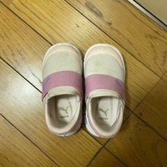 PUMA 女の子スニーカーの画像