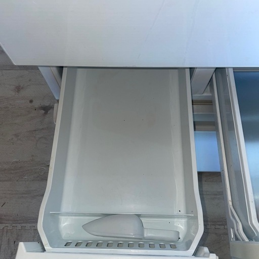 配送設置無料　大型冷蔵庫　大容量　TOSHIBA 555L 6ドア