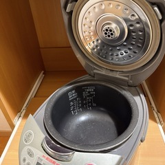 炊飯器の画像