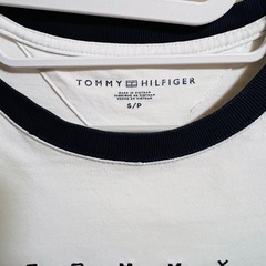 Tommy hilfiger 白長袖Sサイズの画像