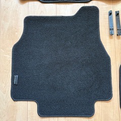 ダイハツ ムーヴキャンバス 純正フロアマット 未使用に近い 手渡しの画像