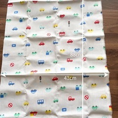 シーチング生地はぎれ　くるま柄の画像