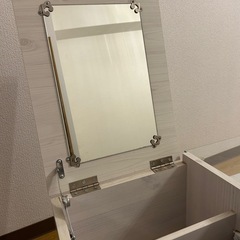 テーブル　収納・ミラーありの画像