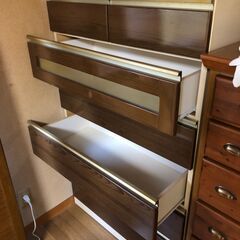 ハイチェスト（整理ダンス）の画像