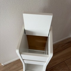 トイレ　　収納の画像