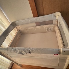 アップリカ　ベビーベッドの画像