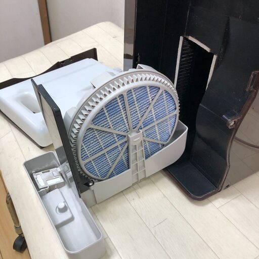 富士通 加湿脱臭機 DAS-303E-T トリプル脱臭 ECO運転 ペット臭 介護臭 タバコ臭対応 家庭用 据置型 加湿機能付き　260128-4