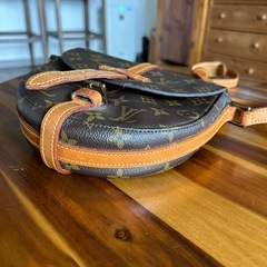 VUITTONポシェットの画像