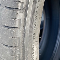 無料　215/60R17 ブリヂストン　アレンザ　高級タイヤ　山まだありの画像