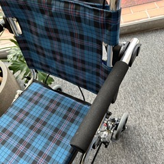 【美品】マキテック コンパクト介助車 NP-002 折りたたみ式 軽量 車椅子の画像