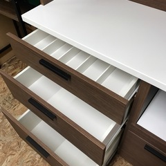 ジャングルジャングル貝塚店　食器棚　レンジボード　ブラウン　3枚扉　貝塚市　リサイクルショップの画像