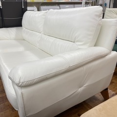 三人掛けソファーのご紹介ですの画像