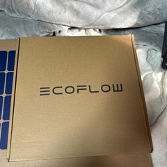 ECO flow  ポータブル電源　River3max と110wソーラーパネルとバックの画像