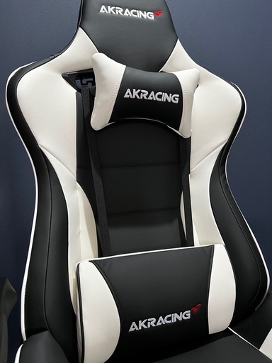 AKRacing Pro-X V2 ゲーミングチェア（未使用）