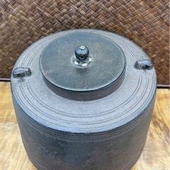 時代物 糸目 肩衝筒釜「享保時代 江戸大西家五郎左衛門・京都大西家 13代大西清右衛門（浄長）極め」（極め箱）和銑 茶道具 鉄釜 茶釜 銅蓋の画像