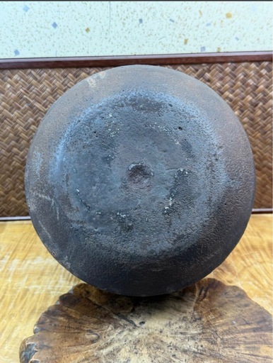 時代物 糸目 肩衝筒釜「享保時代 江戸大西家五郎左衛門・京都大西家 13代大西清右衛門（浄長）極め」（極め箱）和銑 茶道具 鉄釜 茶釜 銅蓋