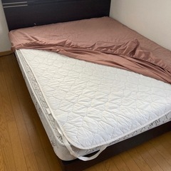 クイーンベッド　マットレス　フレームの画像