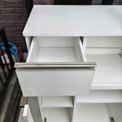 キッチン周り収納棚の画像