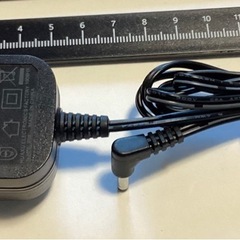 ★電源アダプターTOHO CORP HX08-0501000-A J5V 1Aの画像