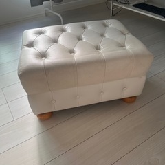 オットマン　1人がけソファー　レザーの画像