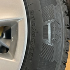トヨタ純正アルミ付きスタッドレスタイヤの画像