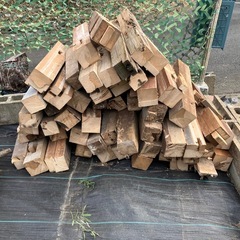無料☆薪 廃材 角材 丸太 たくさんあります 焚き火にどうぞ！②の画像