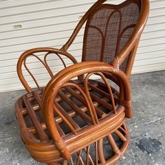 ラタン　回転座椅子の画像