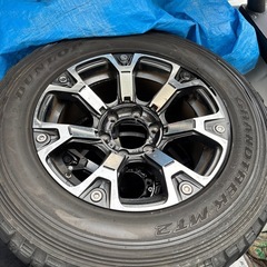 タイヤホイールの画像